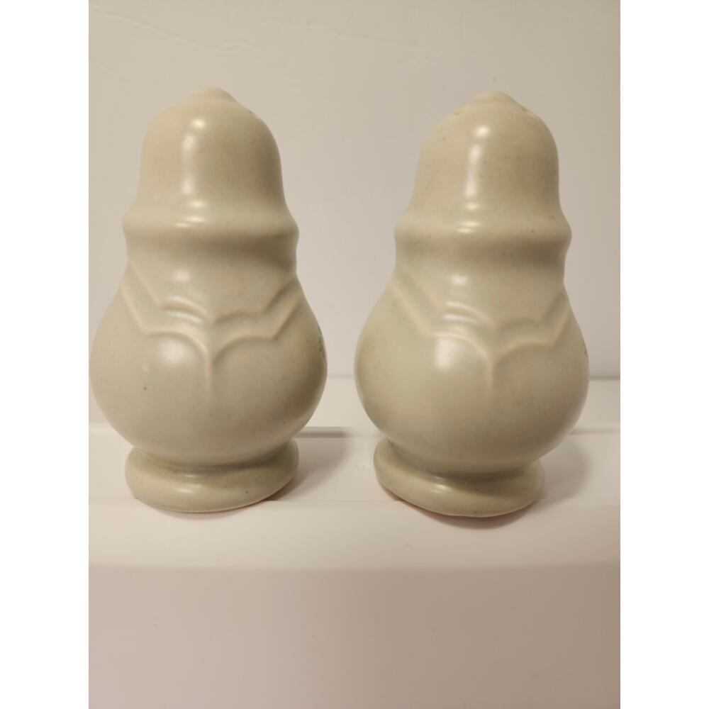 Pfaltzgraff Christmas Heirloom Stoneware Salt and Pepper Shaker Set Vintage - Picture 4 of 9
